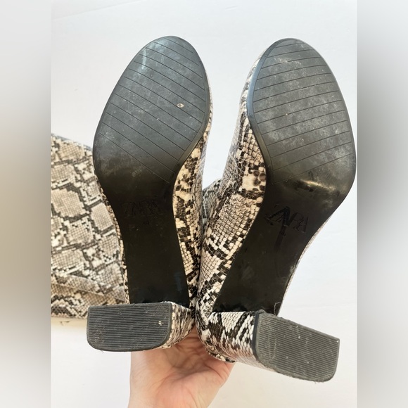 Zara Black and White Snakeskin Boots Knee‎ High Heeled Round Toe - Picture 4 of 6